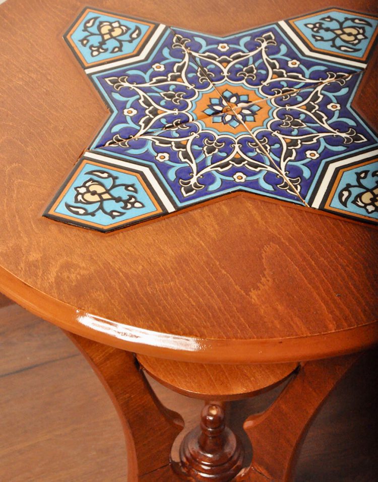 میز کنار سالن طرح اتریشی