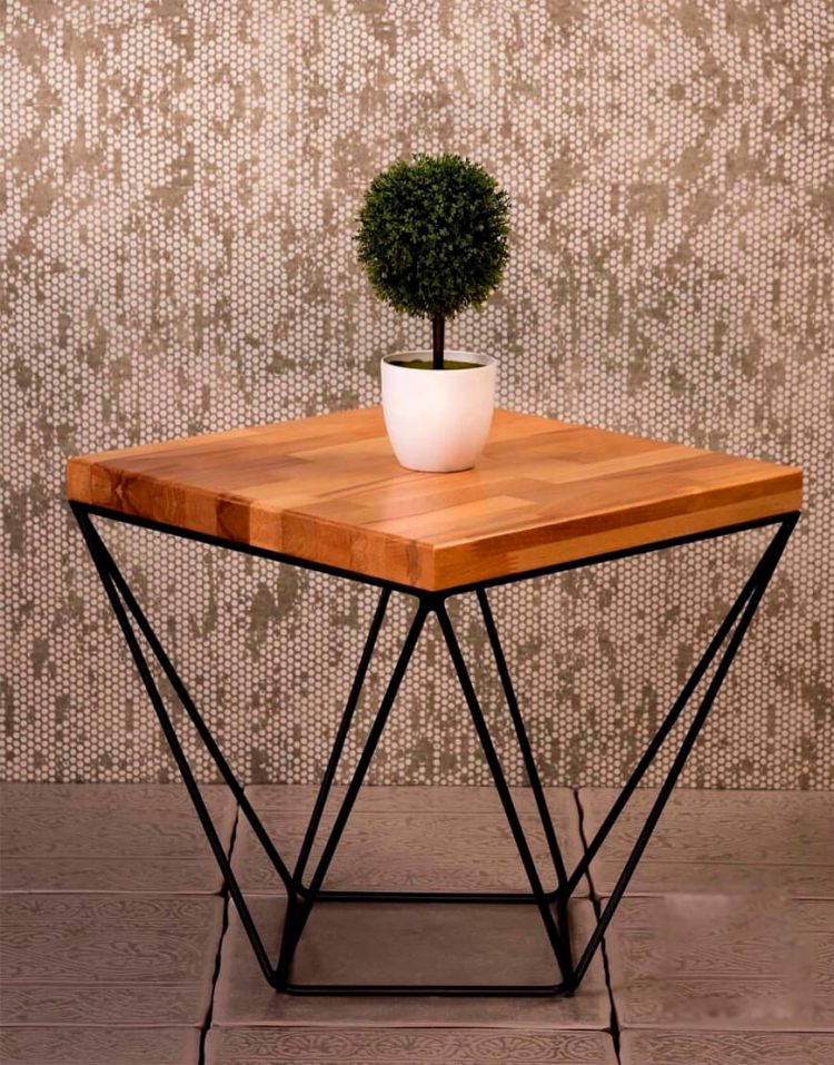 میز کنار مبلی چوب و فلز