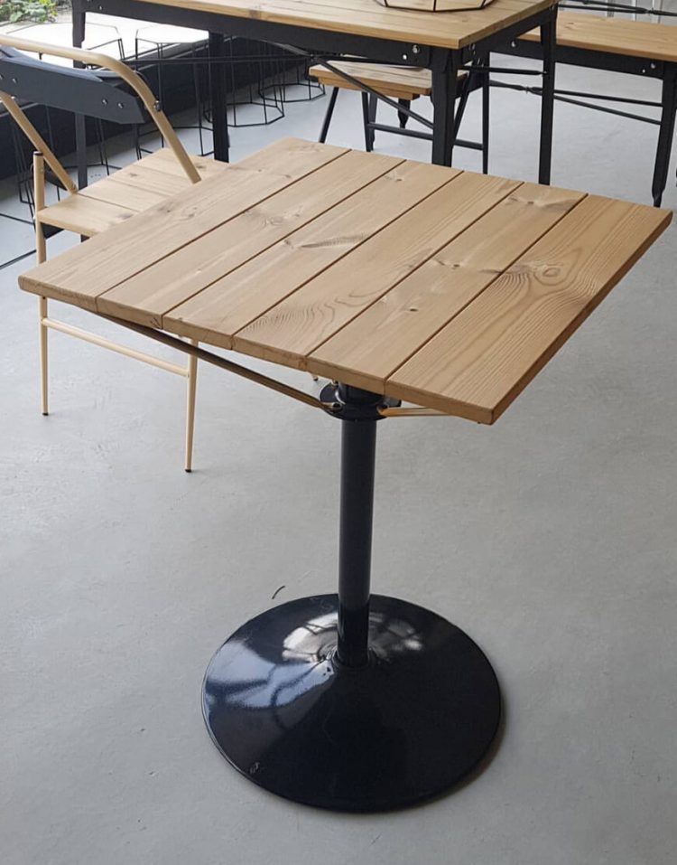 میز مربعی تک پایه فلزی نهالسان