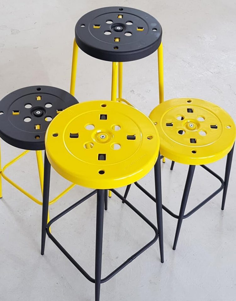 چهارپایه فلزی نهالسان مدل پلیکان دورنگ