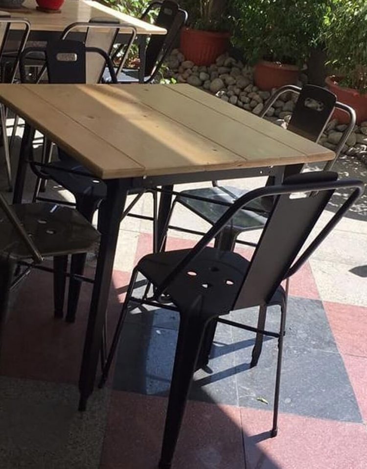 صندلی ناهارخوری ساده فلزی نهالسان مدل نوید