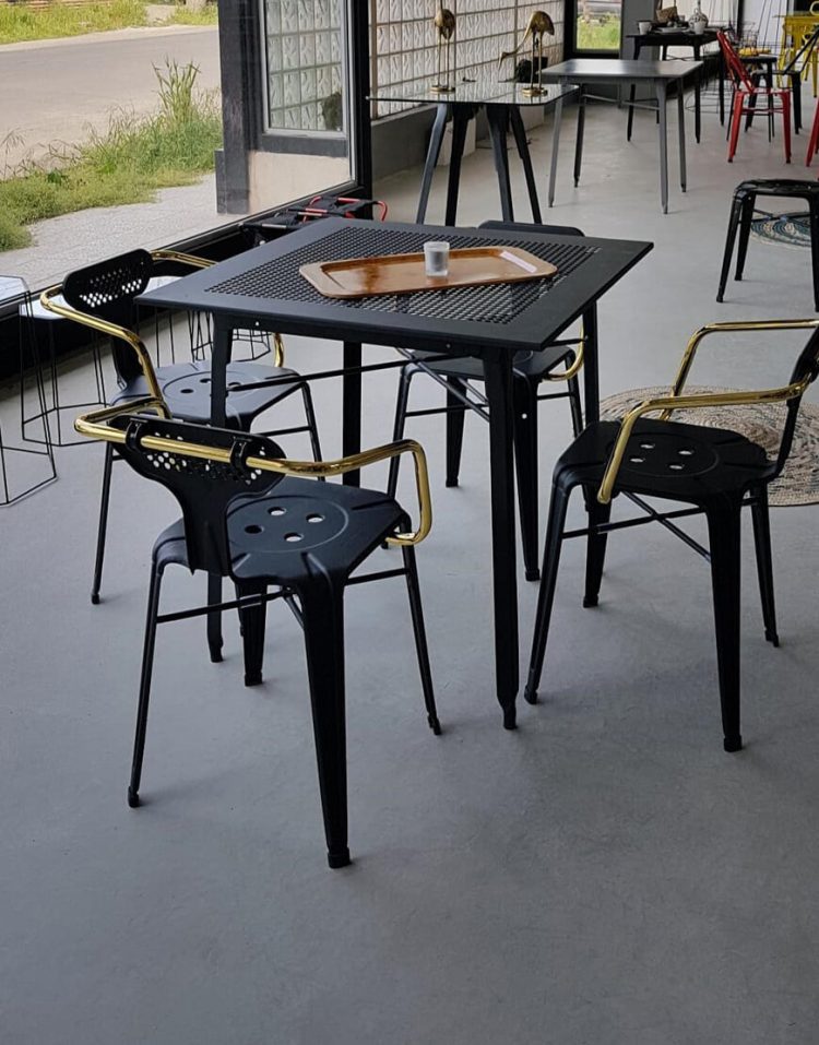 صندلی فلزی رستورانی دسته دار نهالسان مدل بیتا
