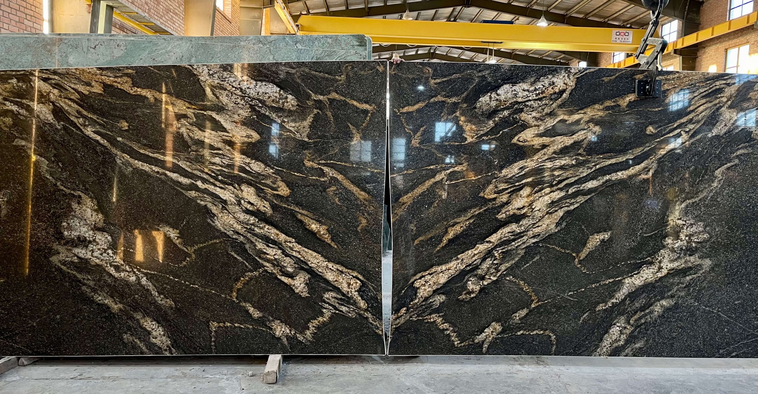 altuntash titanium gold granite slab stone 0 scaled - سنگ اسلب گرانیت تیتانیوم گلد -  - granite-tile