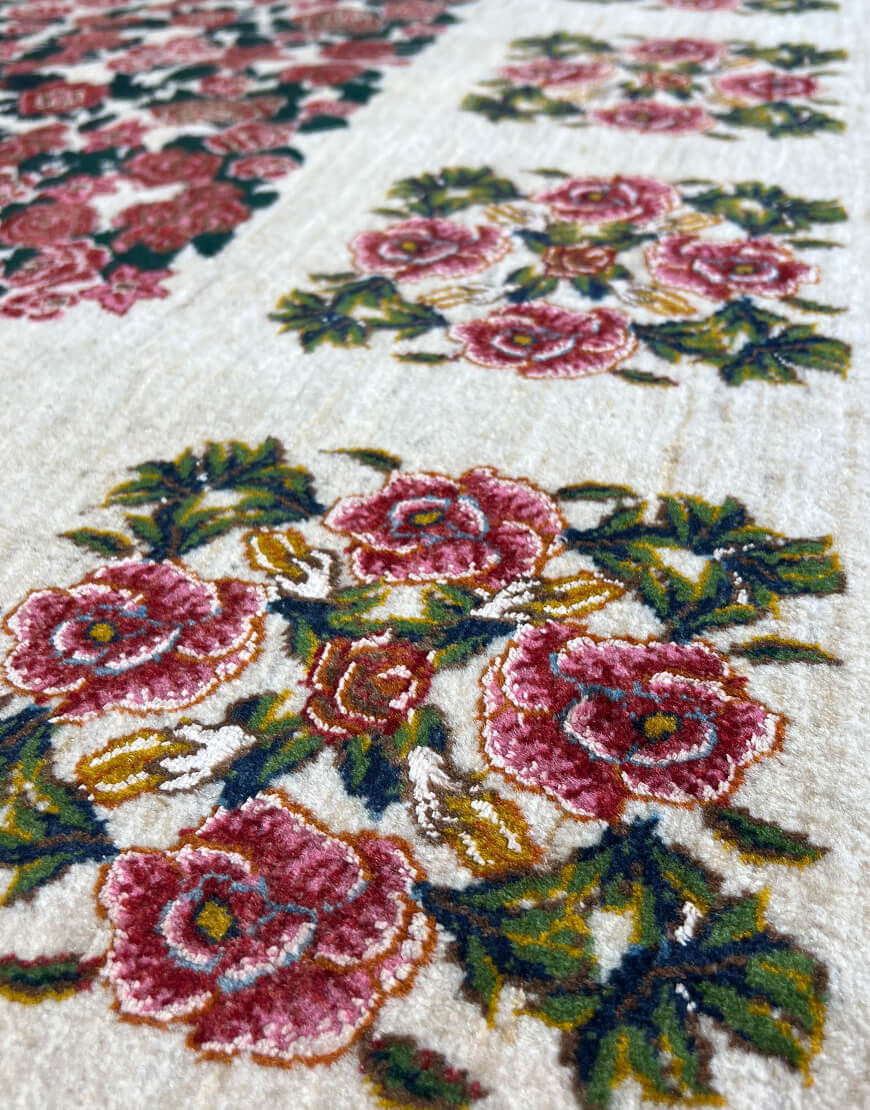 فرش دستباف کرم سبک قشقایی نقش هزار گل کد 104