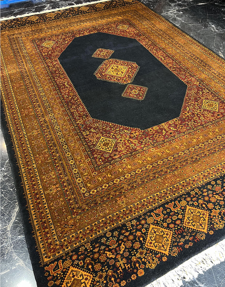 black toranj design ghashghayi handwoven carpet code165 1 - فرش دستباف مشکی نقش قشقایی طرح ترنج کد 165