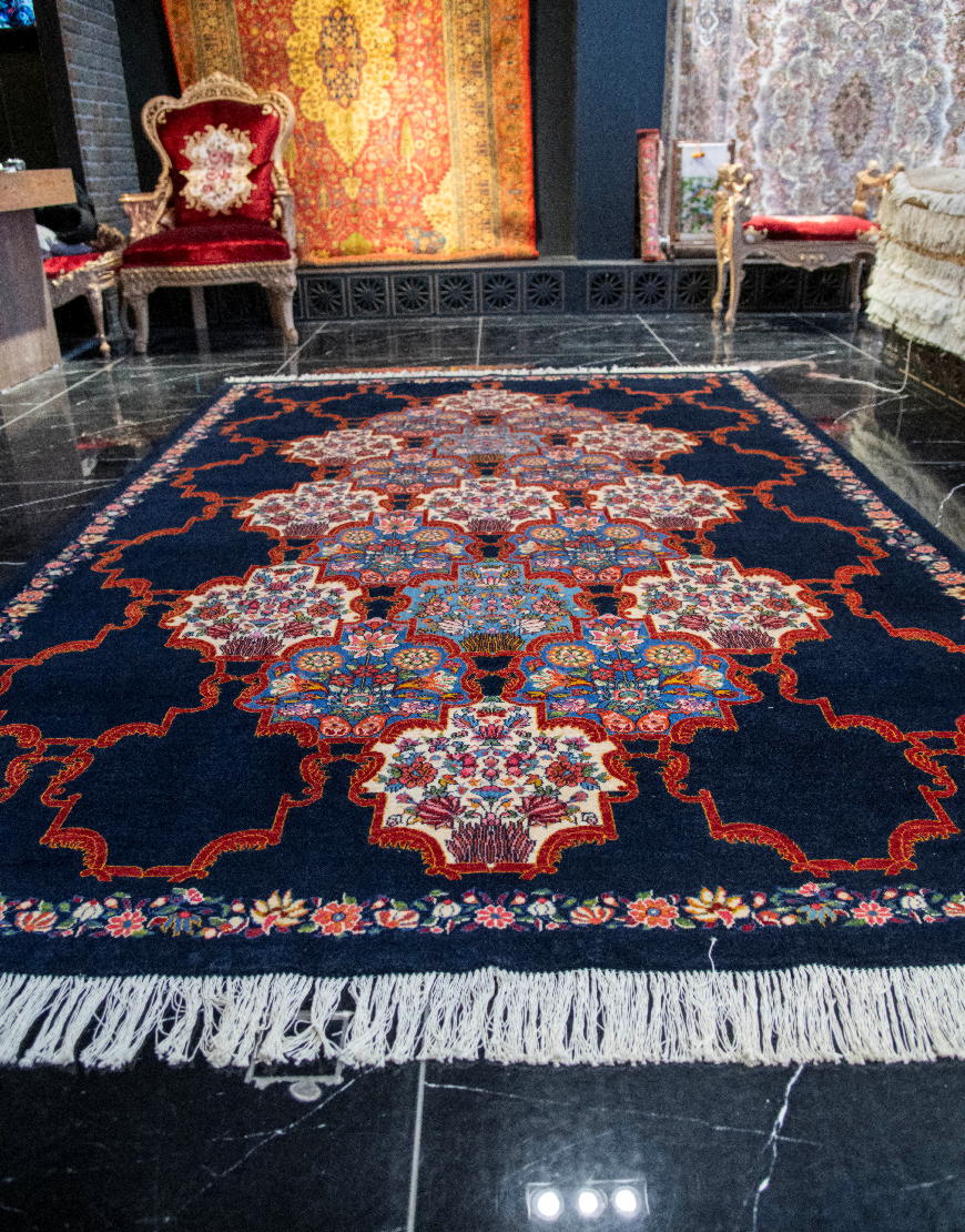 فرش دستباف قشقایی نقشه بندی بختیاری (گلدانی) کد 37253