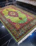 فرش دستباف قشقایی نقشه لچک ترنج کف ساده سبز کد 37587
