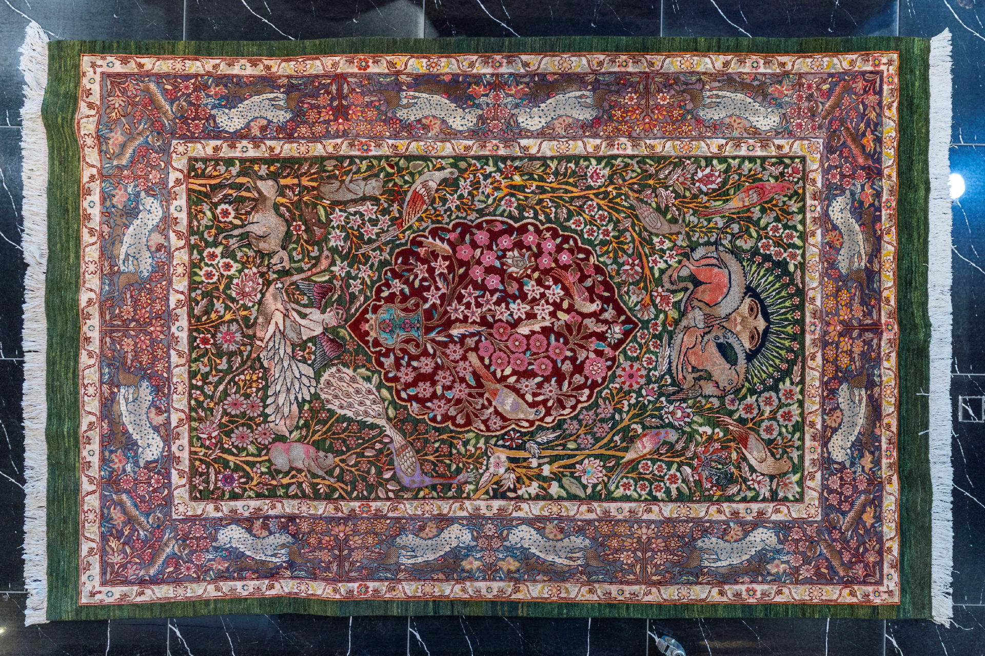 handmade persian carpet code37602 0 - فرش دستباف قشقایی نقشه خلقت آدم زمینه سبز کد 37602 -  - area-rugs