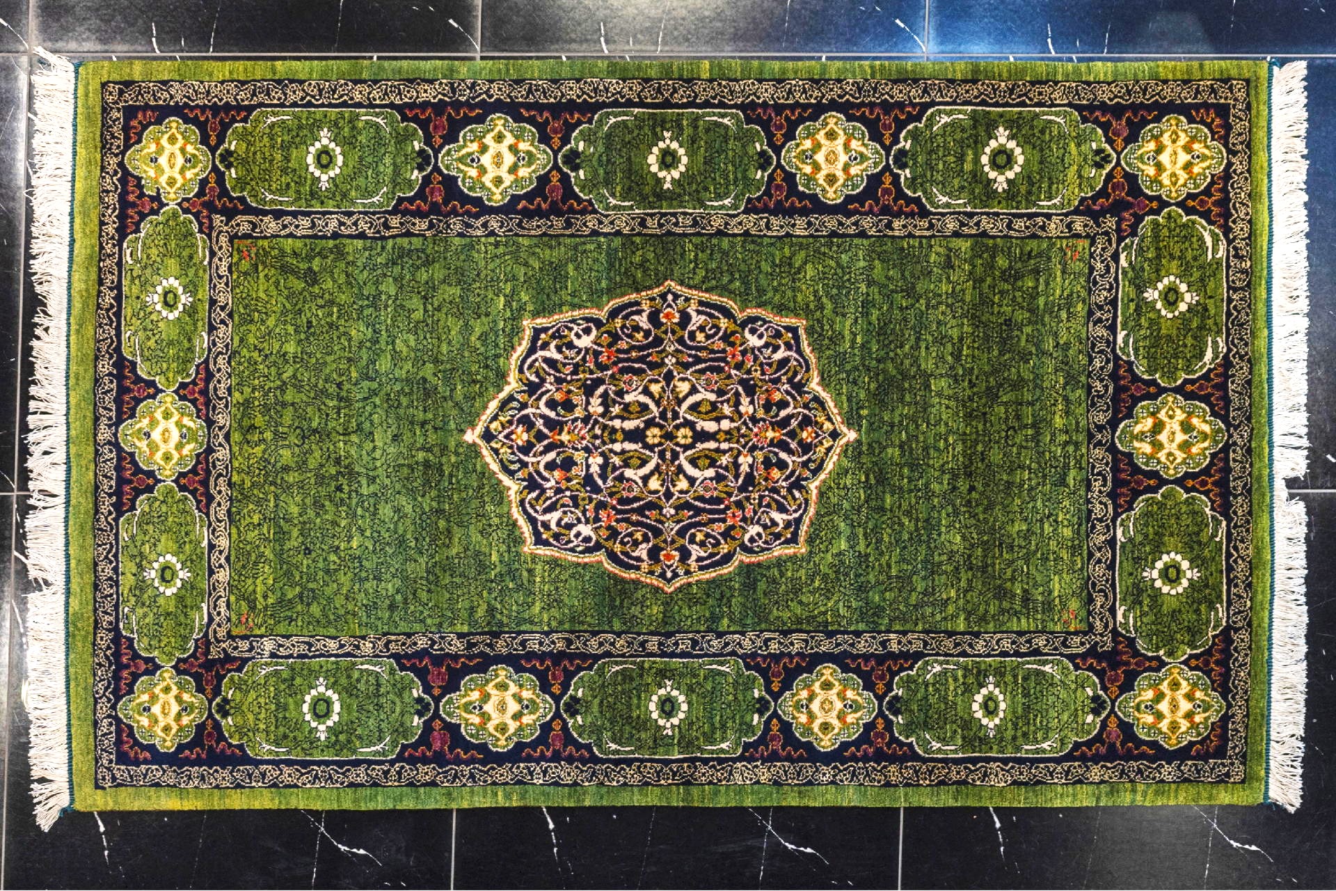 handmade persian carpet code39035 0 - قالیچه دستباف قشقایی نقشه ترنج پتینه زمینه سبز کد 39035 -  - one-of-a-kind-rugs