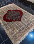 قالیچه دستباف قشقایی نقشه ترنج خشتی زمینه کرم کد 39798